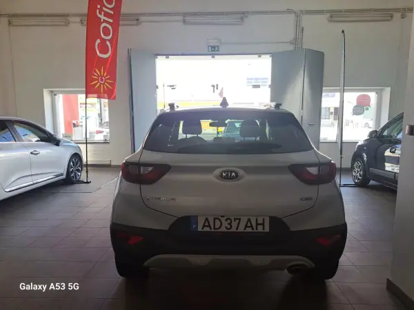 Kia Stonic 2020 - 14990 EUR, 41765 km - AUTO.MOTO.pt - 41765km - foto 4 de 34