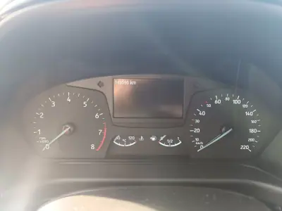 Ford Fiesta 2018 - 9900 EUR, 149596 km - AUTO.MOTO.pt - 149596km - foto 10 de 28