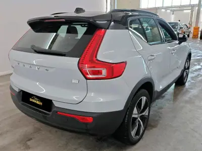 Volvo XC 40 2022 - 30900 EUR, 87733 km - 87733km - foto 3 de 9