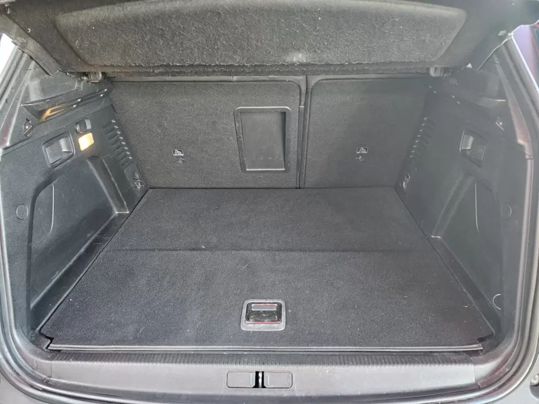 Peugeot 3008 2022 - 20999 EUR, 112000 km - AUTO.MOTO.pt - 112000km - foto 18 de 19