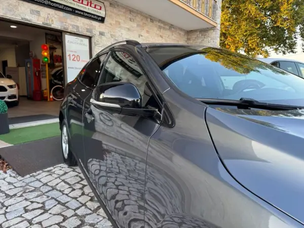 Volvo V40 Cross Country 2013 - 13500 EUR, 164000 km - AUTO.MOTO.pt - 164000km - foto 22 de 38