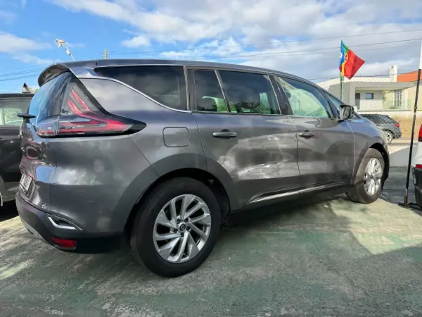 Renault Espace 2016 - 13890 EUR, 200000 km - 200000km - foto 5 de 6
