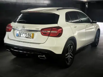 Mercedes-Benz GLA 180 2015 - 19950 EUR, 81297 km - AUTO.MOTO.pt - 81297km - foto 3 de 32