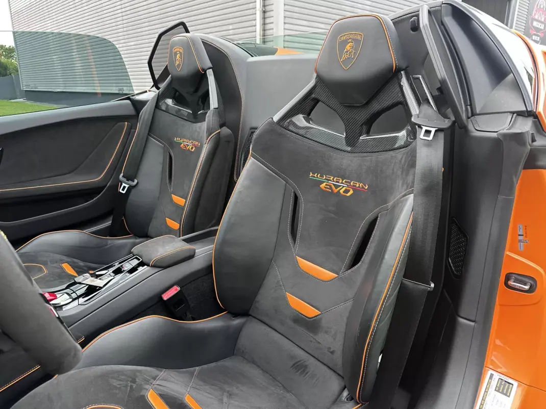 Lamborghini Huracán Spyder 2022 - 398000 EUR, 40000 km - AUTO.MOTO.pt - 40000km - foto 41 de 55