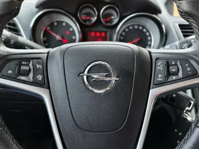 Opel Mokka 2016 - 12500 EUR, 135000 km - AUTO.MOTO.pt - 135000km - foto 17 de 18