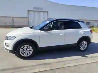 Volkswagen T-Roc 2020 - 19600 EUR, 124 km - AUTO.MOTO.pt - 124km - foto 11 de 12