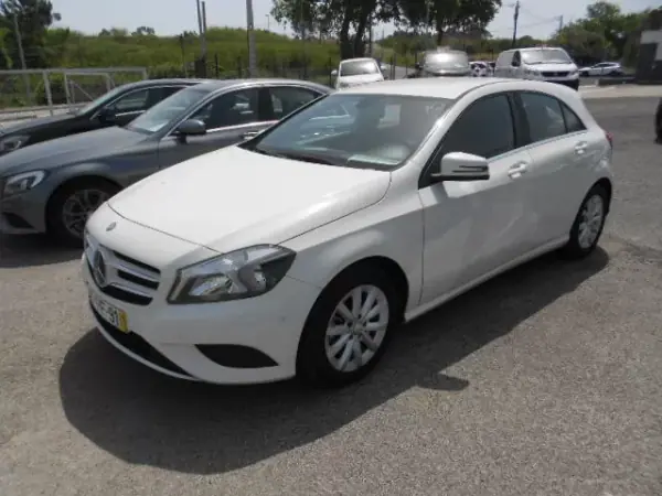 Mercedes-Benz A 180 2014 - 16900 EUR, 118688 km - AUTO.MOTO.pt - 118688km - foto 3 de 14