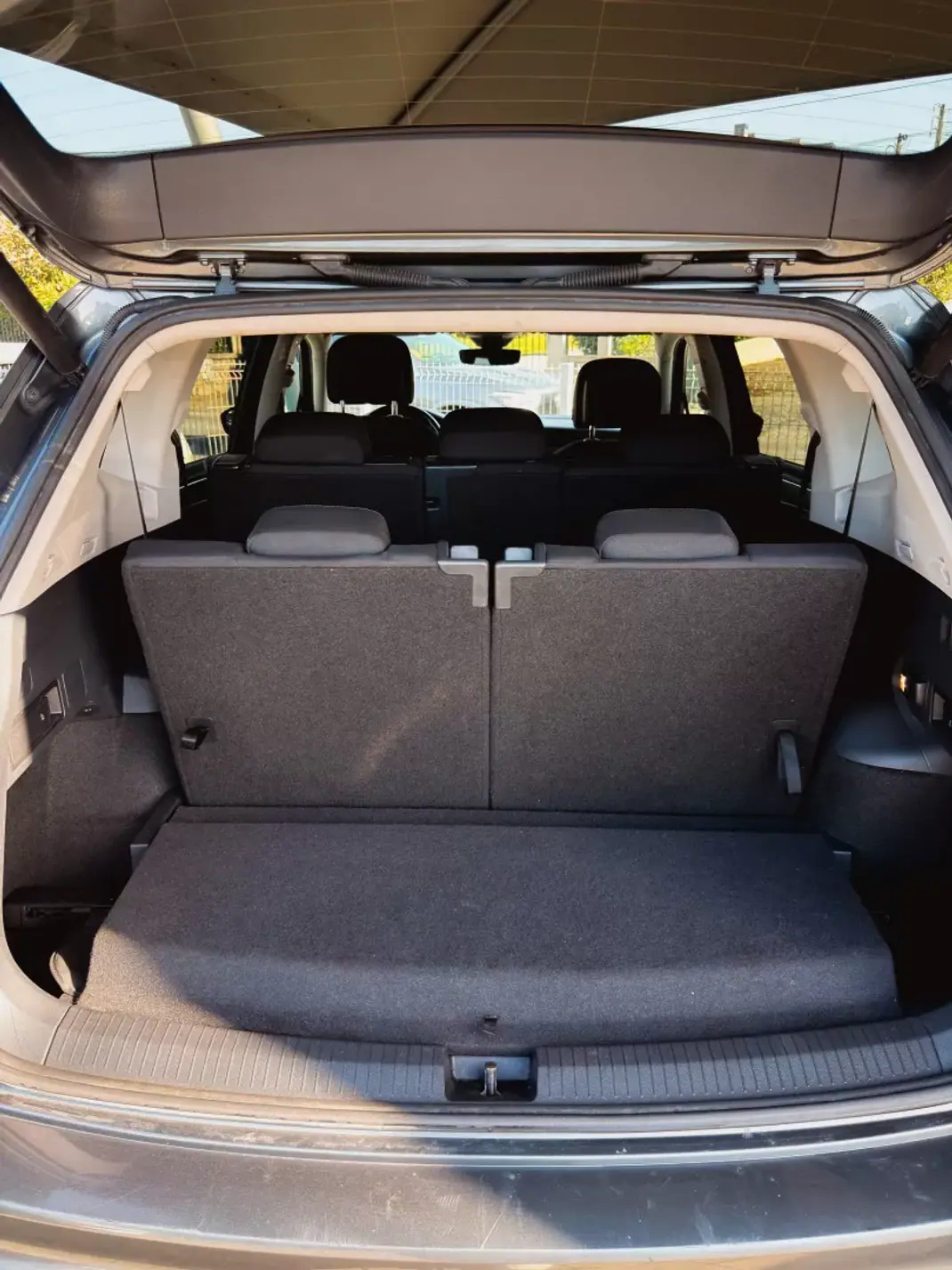Volkswagen Tiguan Allspace 2020 - 22500 EUR, 178899 km - 178899km - foto 19 de 25
