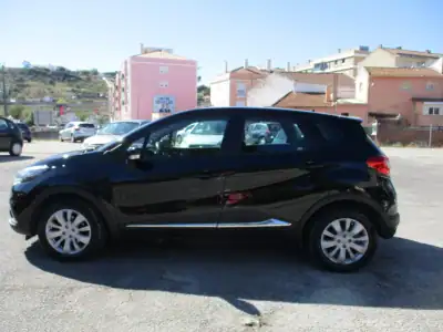 Renault Captur 2013 - 11500 EUR, 147000 km - AUTO.MOTO.pt - 147000km - foto 5 de 12