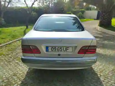Mercedes-Benz E 220 2002 - 6500 EUR, 455000 km - AUTO.MOTO.pt - 455000km - foto 3 de 9