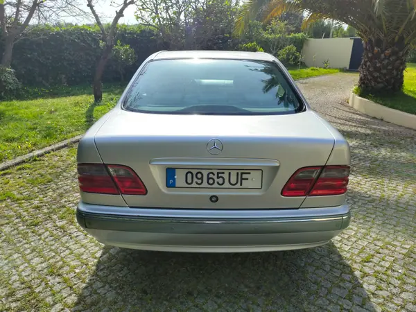 Mercedes-Benz E 220 2002 - 6500 EUR, 455000 km - AUTO.MOTO.pt - 455000km - foto 3 de 9