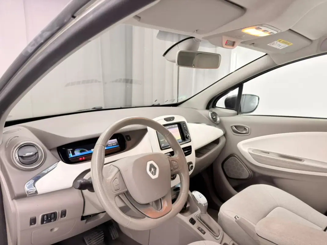 Renault Zoe 2019 - 10500 EUR, 99000 km - 99000km - foto 17 de 19