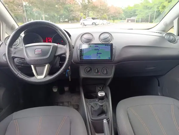 SEAT Ibiza ST 2011 - 4000 EUR, 209000 km - AUTO.MOTO.pt - 209000km - foto 7 de 12