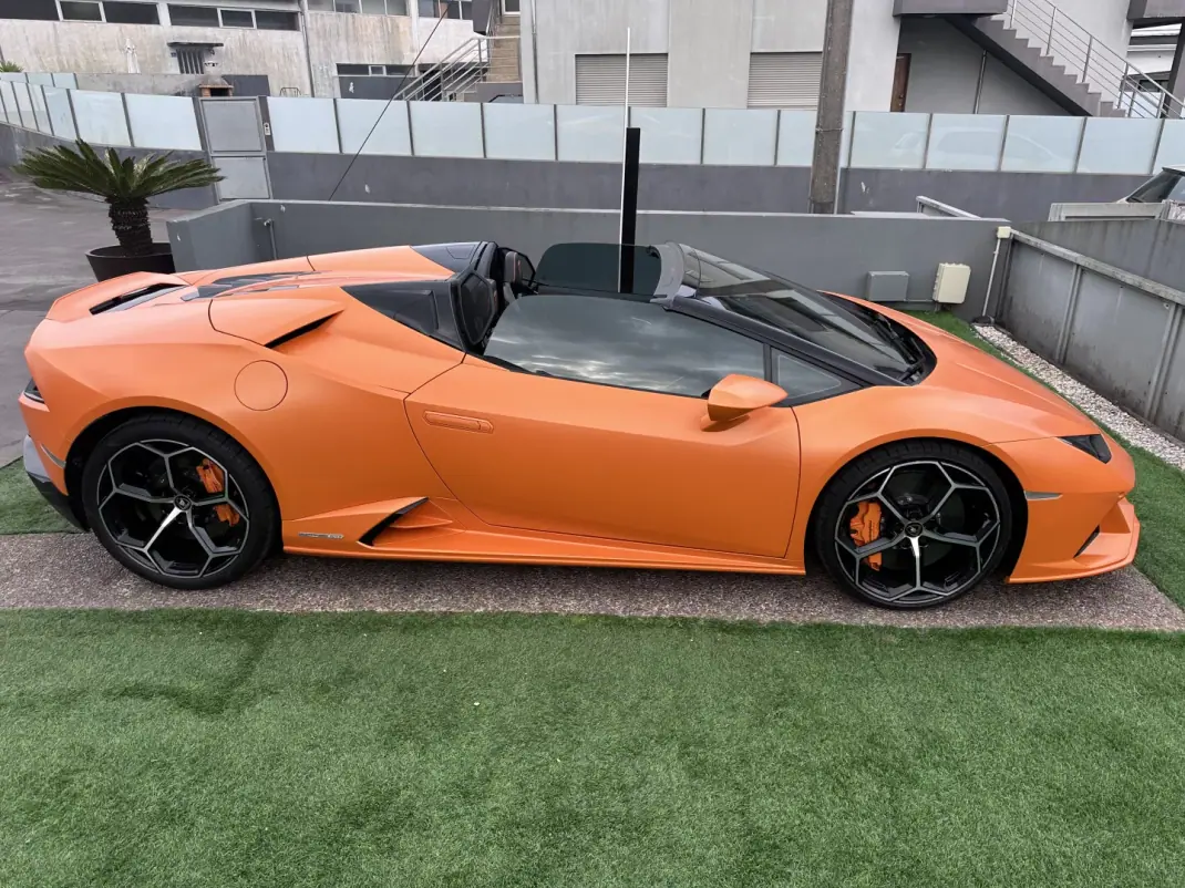 Lamborghini Huracán Spyder 2022 - 398000 EUR, 40000 km - AUTO.MOTO.pt - 40000km - foto 25 de 55