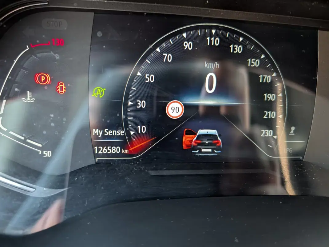 Renault Captur 2022 - 17000 EUR, 126580 km - AUTO.MOTO.pt - 126580km - foto 18 de 23