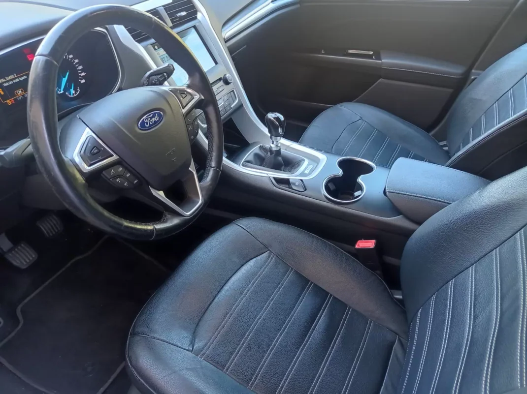 Ford Mondeo 2017 - 12490 EUR, 173000 km - AUTO.MOTO.pt - 173000km - foto 16 de 17