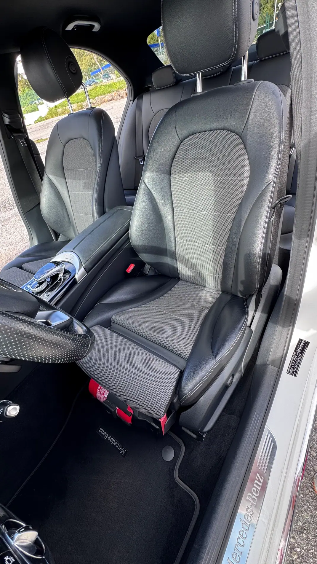 Mercedes-Benz C 200 2015 - 20500 EUR, 104000 km - AUTO.MOTO.pt - 104000km - foto 3 de 21