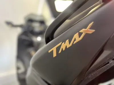 Yamaha TMAX 2016 - 8990 EUR, 27000 km - AUTO.MOTO.pt - 27000km - foto 29 de 35