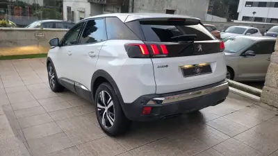 Peugeot 3008 2018 - 16990 EUR, 131000 km - AUTO.MOTO.pt - 131000km - foto 7 de 23