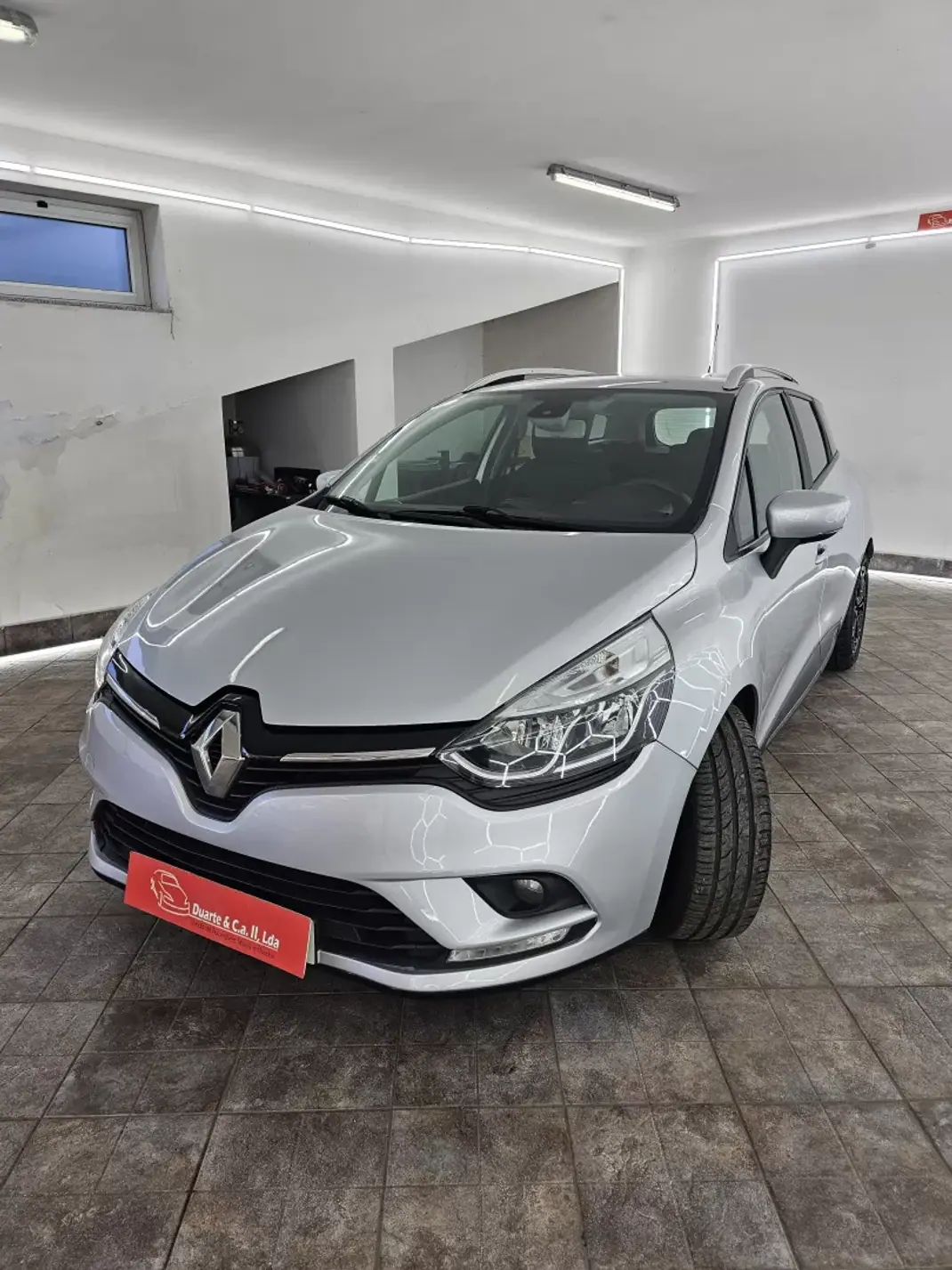 Renault Clio Sport Tourer 2019 - 8650 EUR, 259539 km - AUTO.MOTO.pt - 259539km - foto 6 de 24