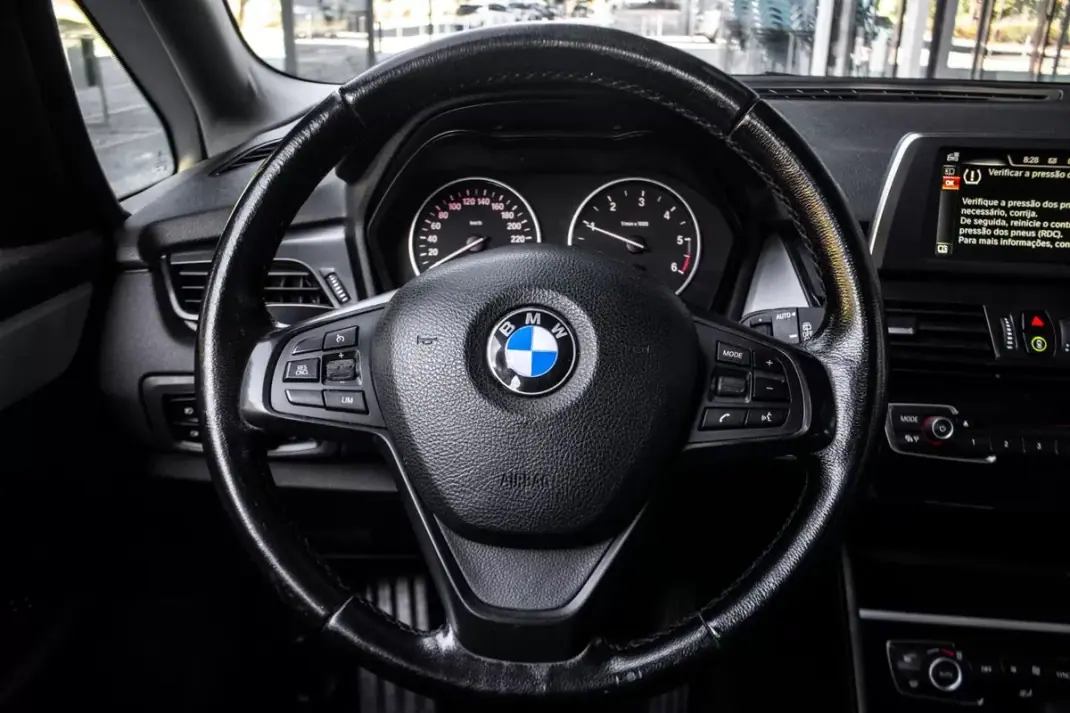 BMW 216 Gran Tourer 2017 - 13990 EUR, 172292 km - AUTO.MOTO.pt - 172292km - foto 9 de 40