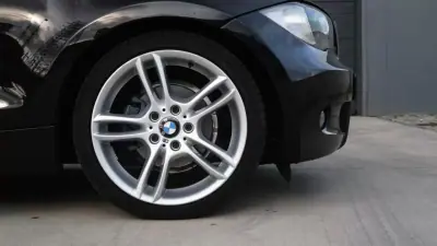 BMW 118 2010 - 10999 EUR, 225592 km - 225592km - foto 6 de 13