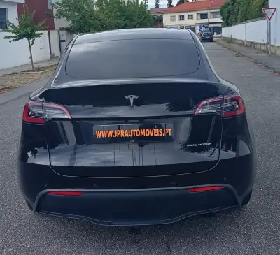 Tesla Model Y 2022 - 33990 EUR, 101500 km - 101500km - foto 8 de 18