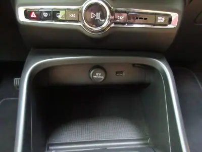 Volvo XC 40 2019 - 29490 EUR, 70000 km - AUTO.MOTO.pt - 70000km - foto 48 de 60