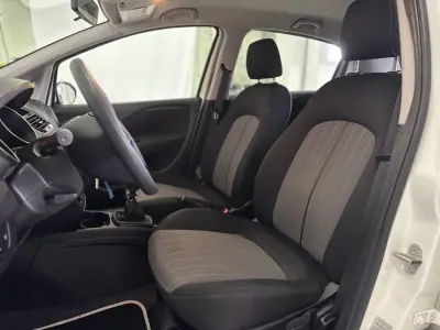 Fiat Punto 2017 - 7950 EUR, 77357 km - AUTO.MOTO.pt - 77357km - foto 22 de 31