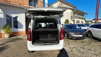 Toyota Proace City Verso 1.5D L1 Confort 2022 - 22900 EUR, 171567 km - AUTO.MOTO.pt - 171567km - foto 10 de 35