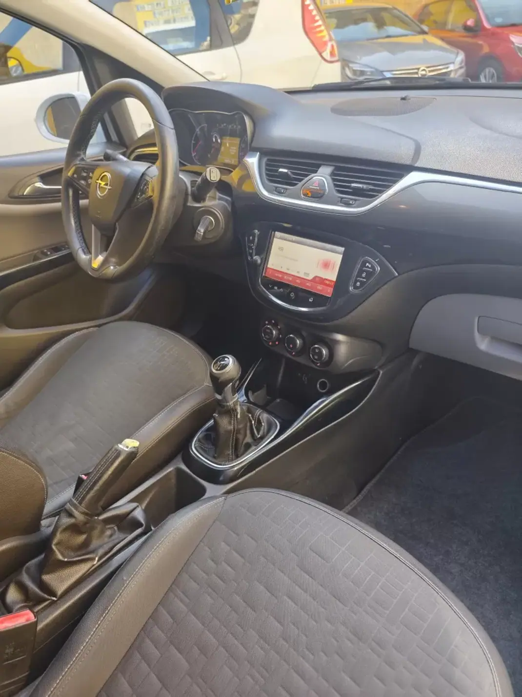 Opel Corsa 2015 - 7990 EUR, 189000 km - AUTO.MOTO.pt - 189000km - foto 10 de 15