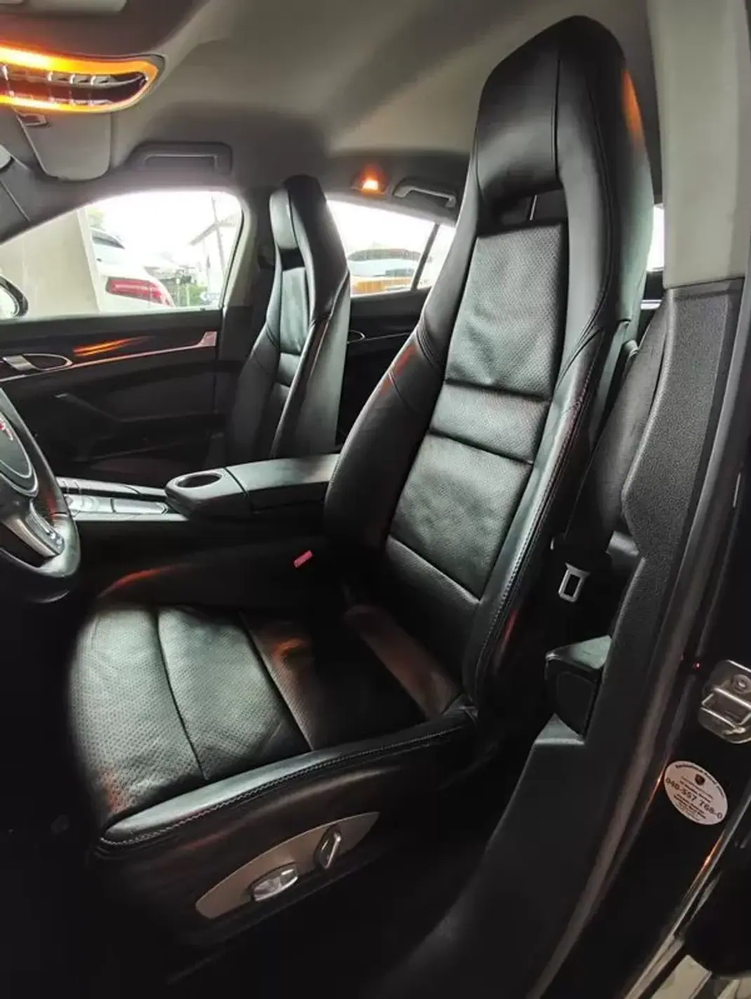 Porsche Panamera 2011 - 37500 EUR, 129500 km - AUTO.MOTO.pt - 129500km - foto 24 de 38