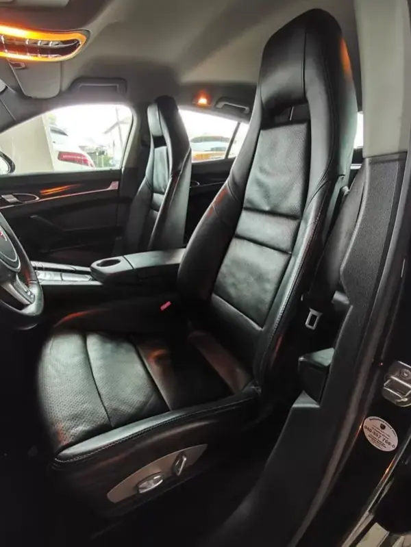 Porsche Panamera 2011 - 37500 EUR, 129500 km - AUTO.MOTO.pt - 129500km - foto 24 de 38