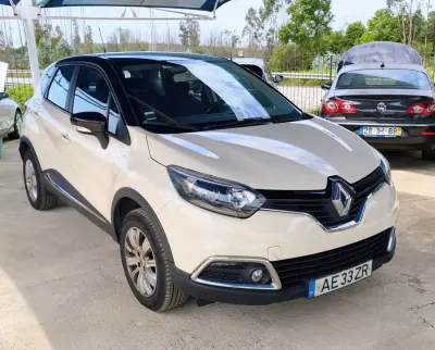 Renault Captur 2017 - 12990 EUR, 137723 km - AUTO.MOTO.pt - 137723km - foto 3 de 22