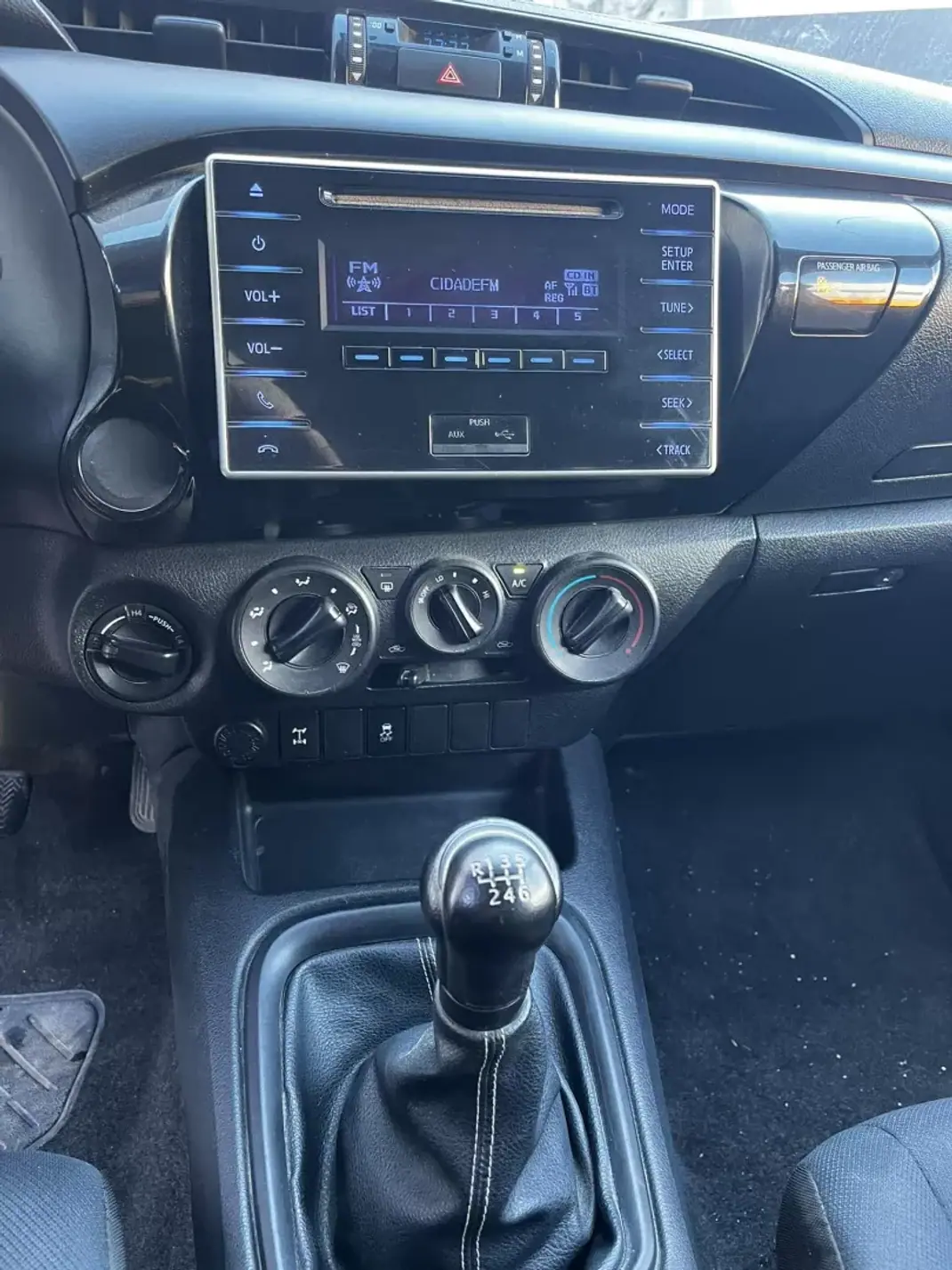 Toyota HILUX 2.4 D-4D 4WD CE TRI-BASCULANTE 2018 - 25900 EUR, 198136 km - AUTO.MOTO.pt - 198136km - foto 7 de 9