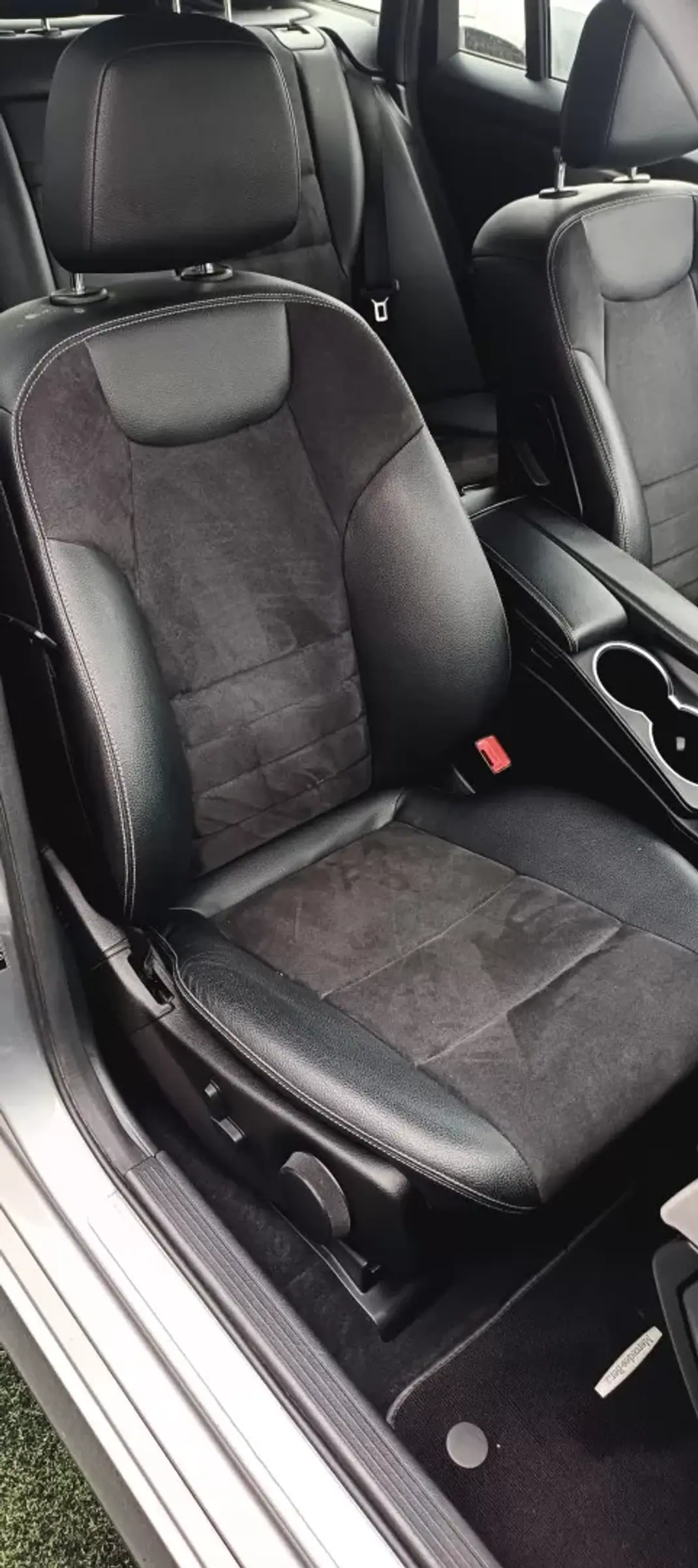 Mercedes-Benz GLK 250 2014 - 18950 EUR, 184000 km - AUTO.MOTO.pt - 184000km - foto 14 de 19