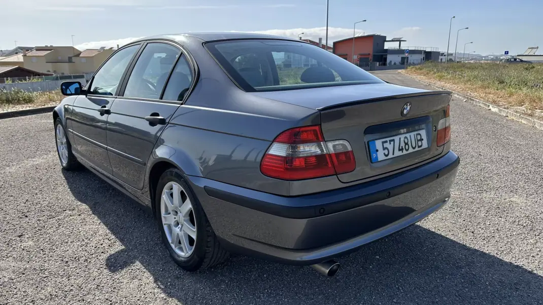 BMW 318 2002 - 4500 EUR, 254000 km - AUTO.MOTO.pt - 254000km - foto 7 de 18