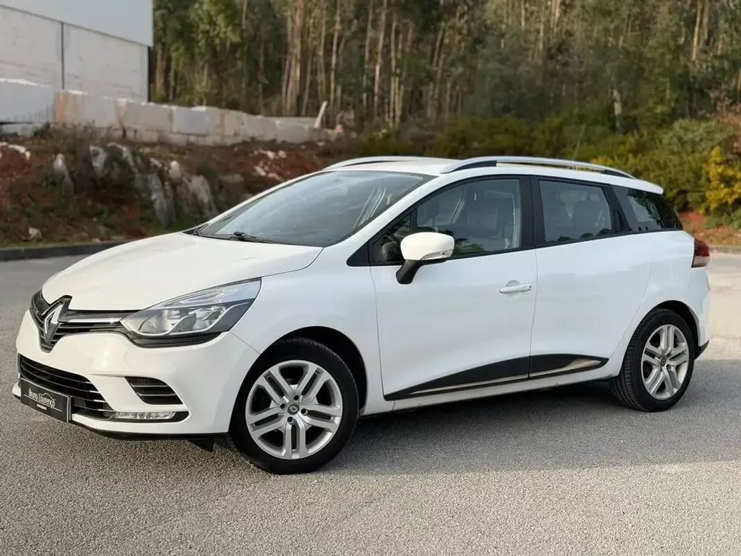 Renault Clio Sport Tourer 2019 - 8900 EUR, 169500 km - AUTO.MOTO.pt - 169500km - foto 2 de 14