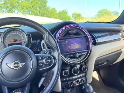 MINI Cooper 2015 - 18900 EUR, 132000 km - AUTO.MOTO.pt - 132000km - foto 16 de 29