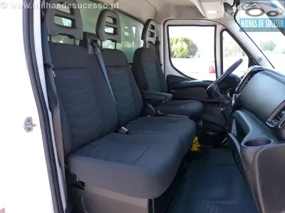 Iveco 2015 - 17850 EUR, 206000 km - AUTO.MOTO.pt - 206000km - foto 10 de 15