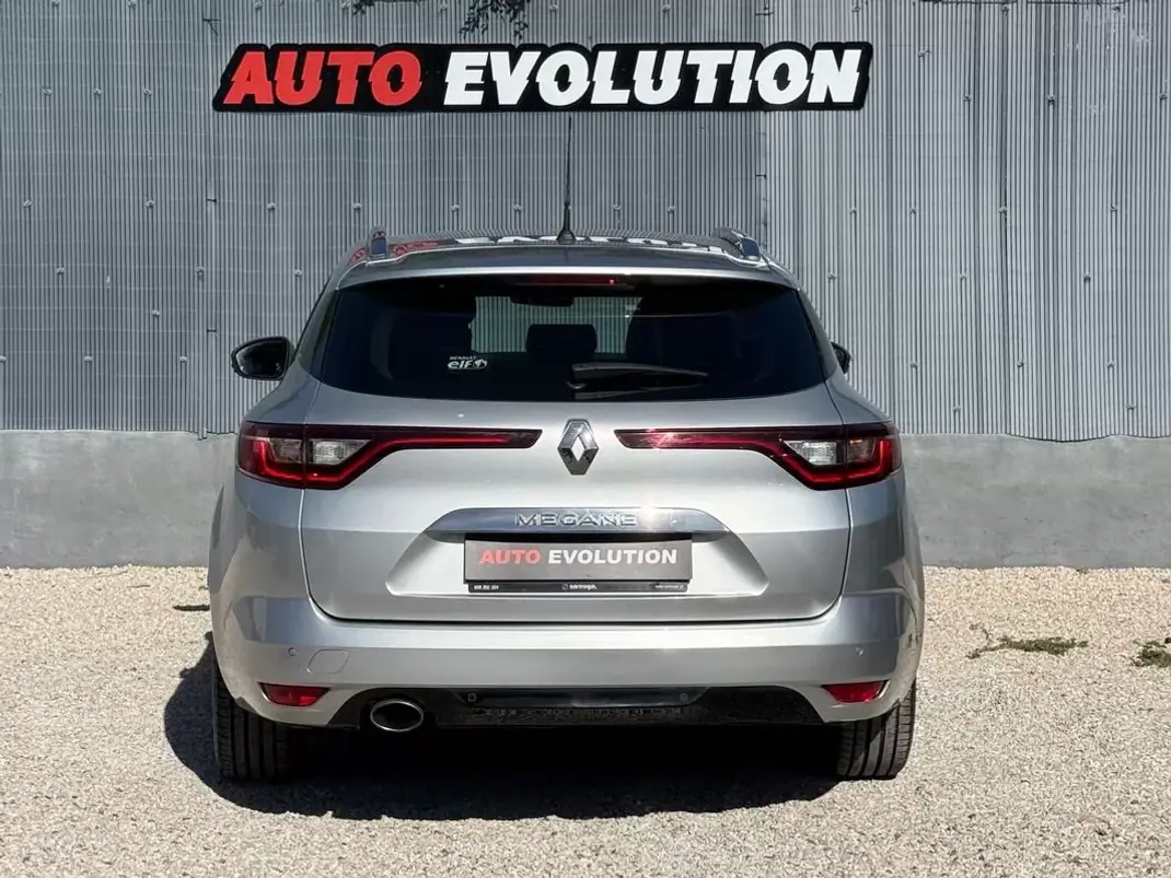 Renault Mégane Sport Tourer 2018 - 11950 EUR, 110000 km - 110000km - foto 16 de 23