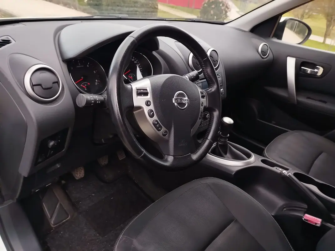 Nissan Qashqai 2011 - 12000 EUR, 101293 km - AUTO.MOTO.pt - 101293km - foto 13 de 15