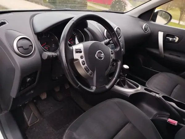 Nissan Qashqai 2011 - 12000 EUR, 101293 km - AUTO.MOTO.pt - 101293km - foto 13 de 15