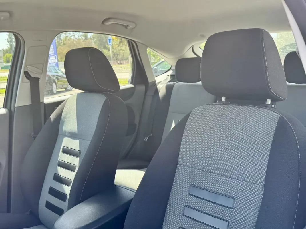 Ford Focus 2009 - 7250 EUR, 177000 km - AUTO.MOTO.pt - 177000km - foto 15 de 23