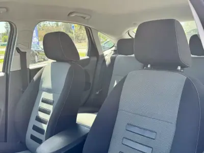 Ford Focus 2009 - 7250 EUR, 177000 km - AUTO.MOTO.pt - 177000km - foto 15 de 23