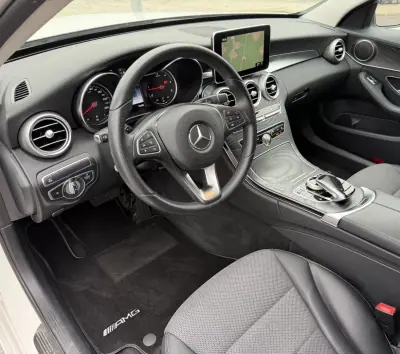 Mercedes-Benz C 220 2017 - 27900 EUR, 81867 km - AUTO.MOTO.pt - 81867km - foto 25 de 29