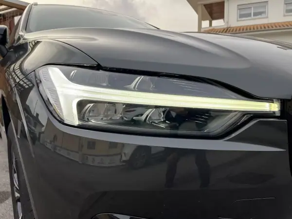Volvo XC 60 2020 - 32750 EUR, 141000 km - AUTO.MOTO.pt - 141000km - foto 43 de 51