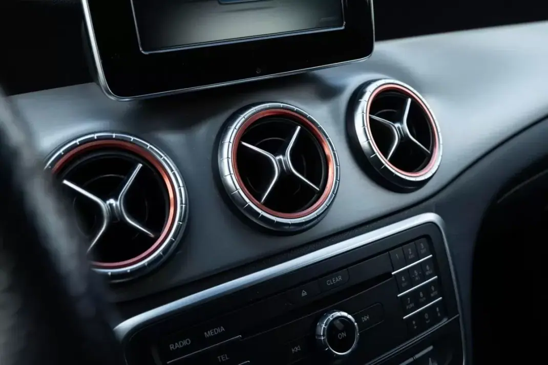 Mercedes-Benz CLA 220 2016 - 22999 EUR, 229658 km - AUTO.MOTO.pt - 229658km - foto 20 de 27