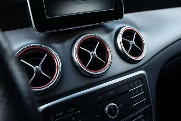 Mercedes-Benz CLA 220 2016 - 22999 EUR, 229658 km - AUTO.MOTO.pt - 229658km - foto 20 de 27