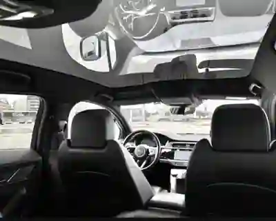 Jaguar I-Pace 2019 - 25000 EUR, 83000 km - AUTO.MOTO.pt - 83000km - foto 7 de 9